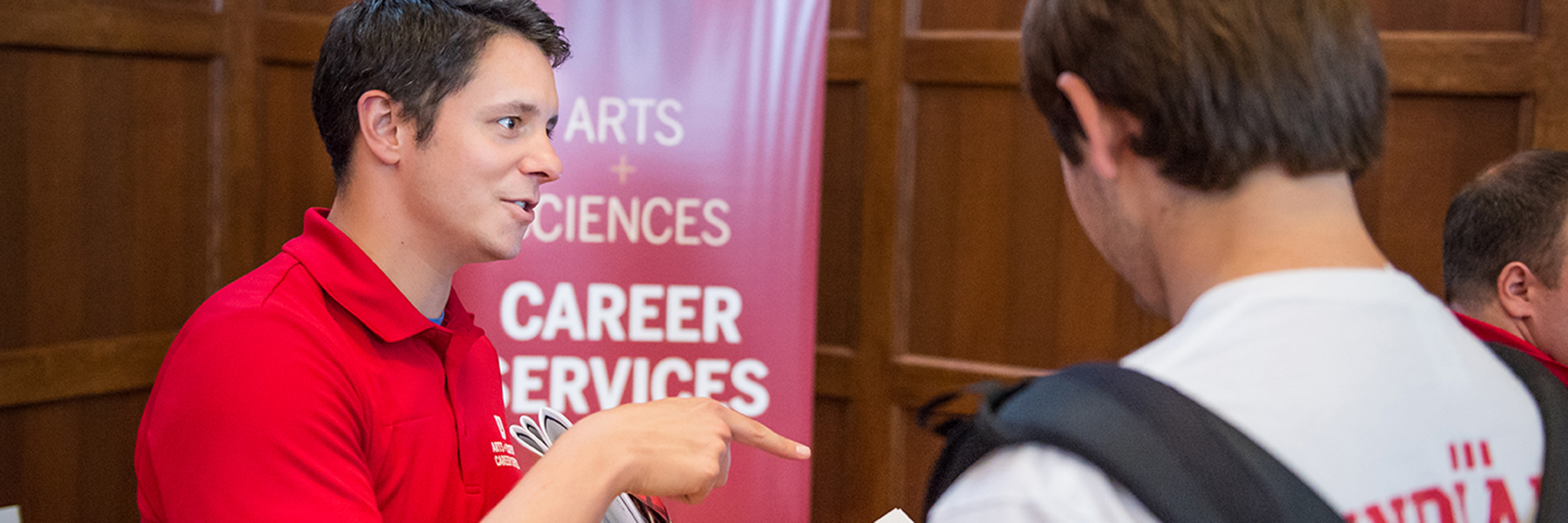A Walter Center Career Services staff member offers advice to undergraduate students.